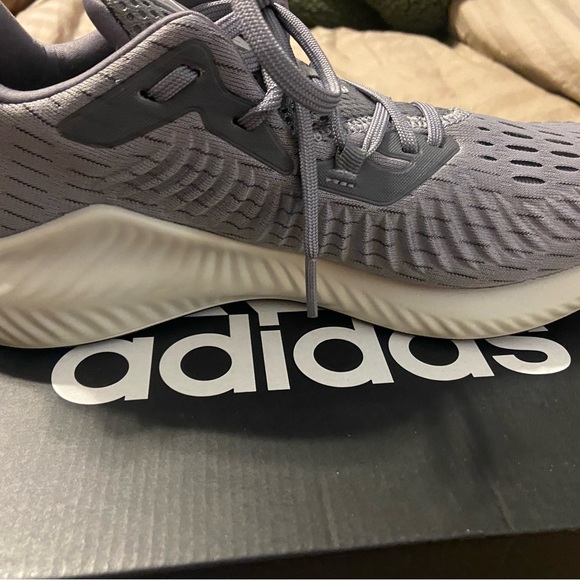 Adidas Alphabounce - Picture 4 of 5